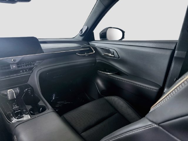 Certified 2026 Toyota Crown Platinum AWD/4WD image 25