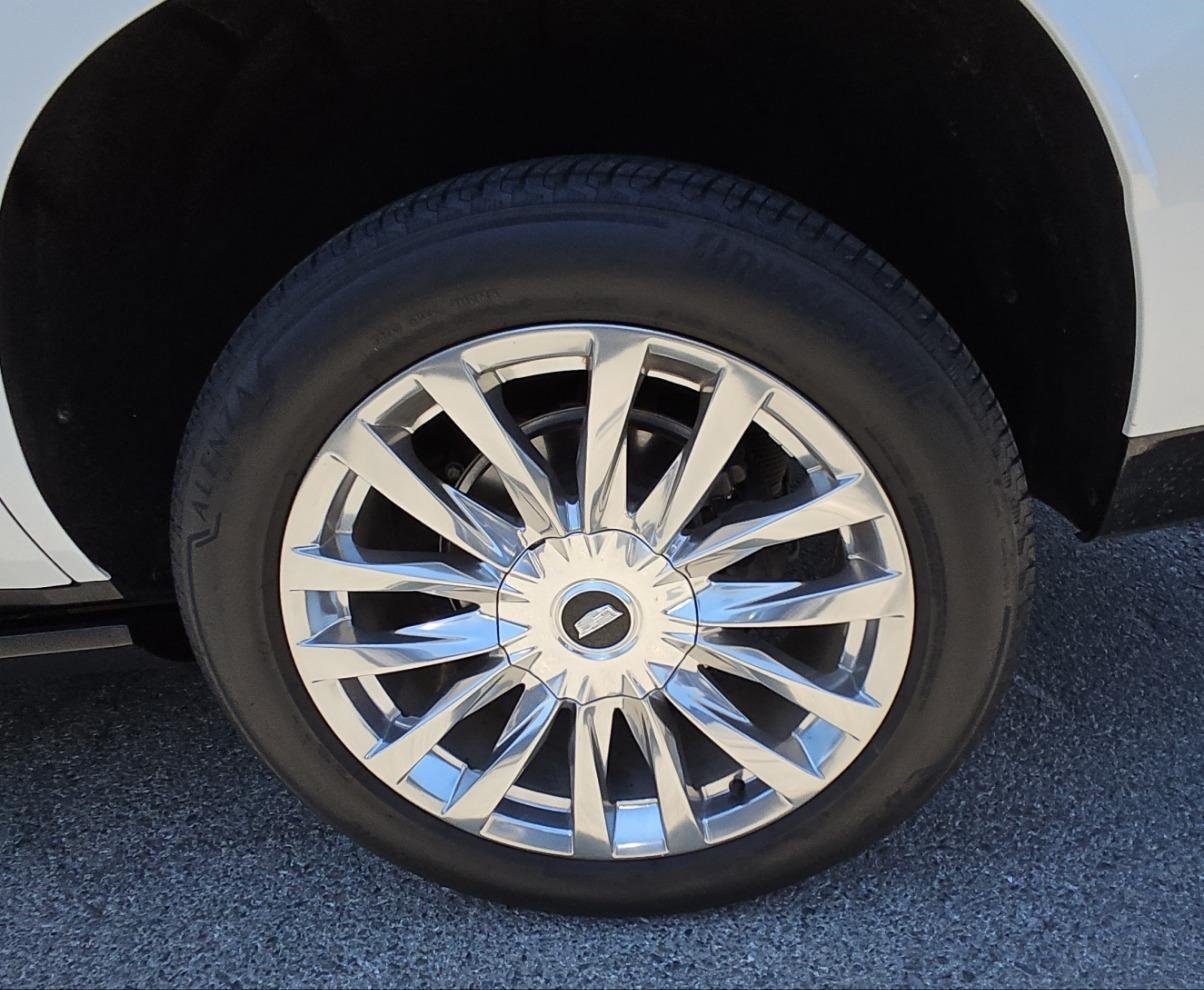 Used 2022 Cadillac Escalade Premium Luxury w/ Performance Package RWD image 19