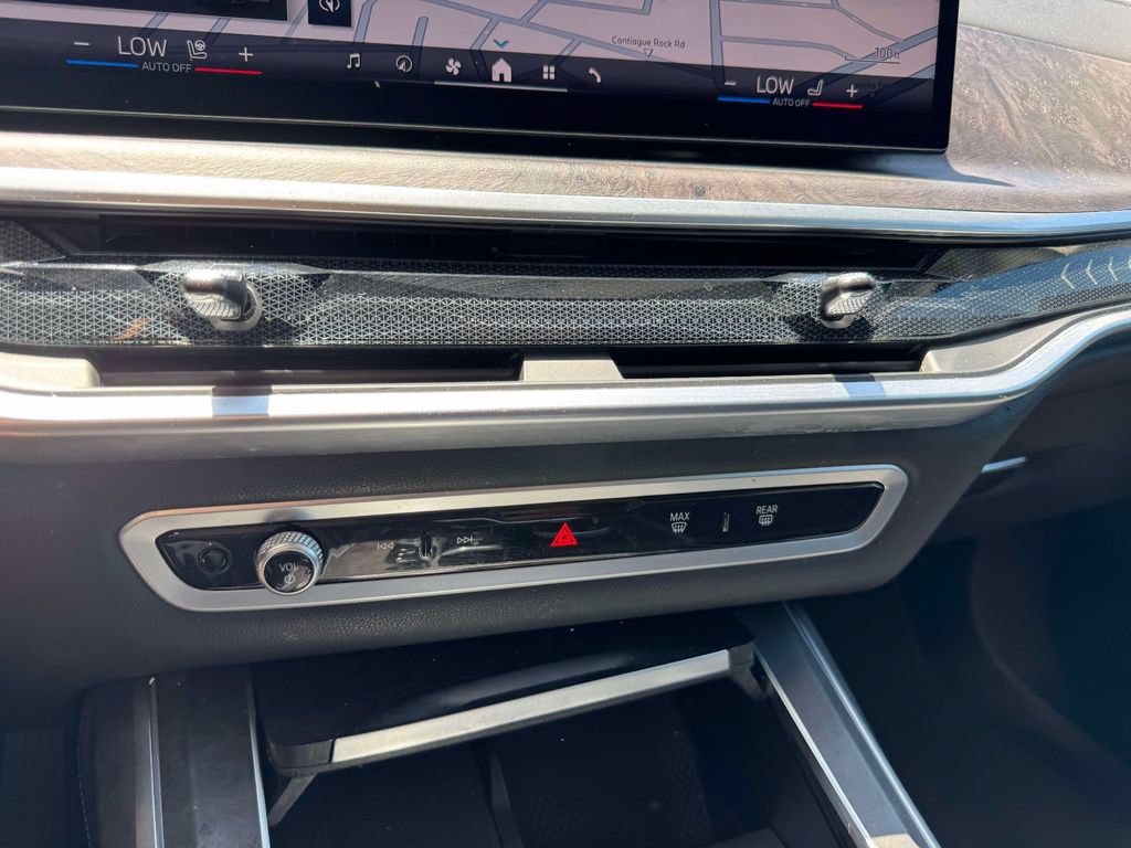 Certified 2024 BMW X7 xDrive40i w/ Premium Package AWD/4WD image 14