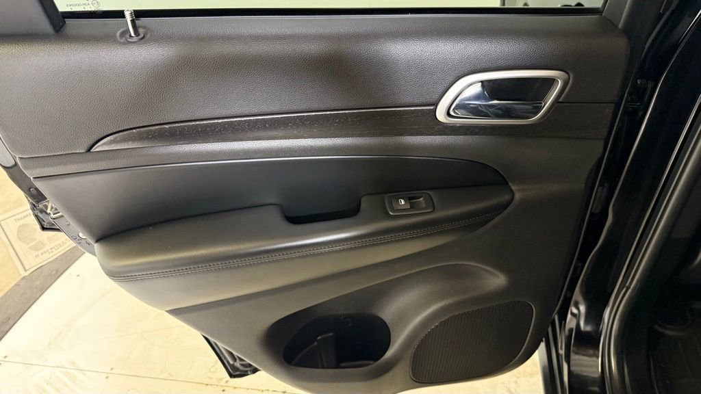 Used 2018 Jeep Grand Cherokee Laredo image 13