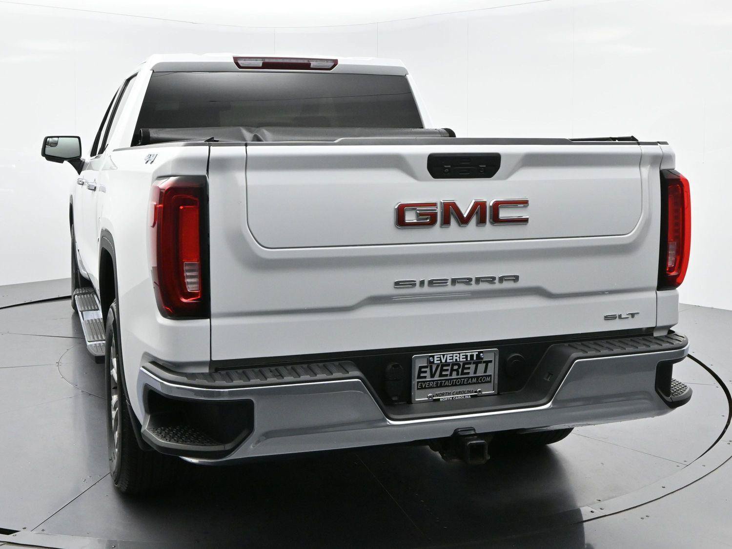 Used 2022 GMC Sierra 1500 SLT AWD/4WD image 6