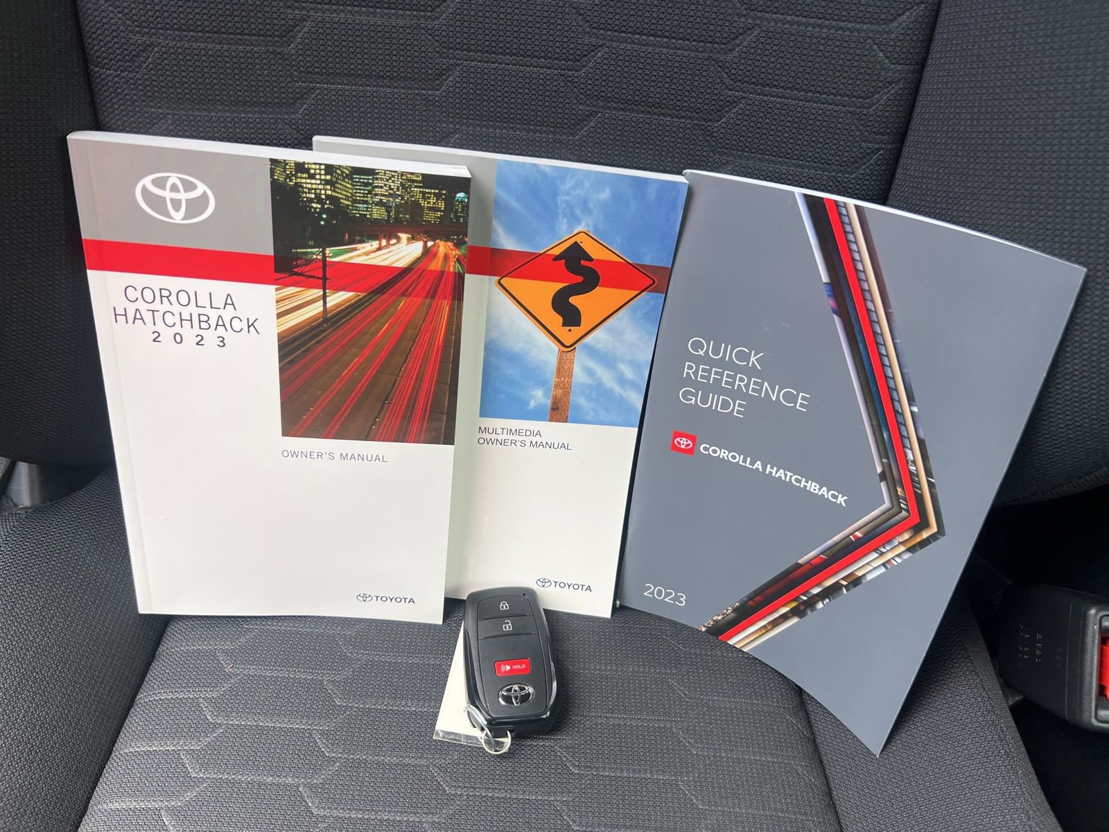 Used 2023 Toyota Corolla SE w/ SE Premium Package image 32