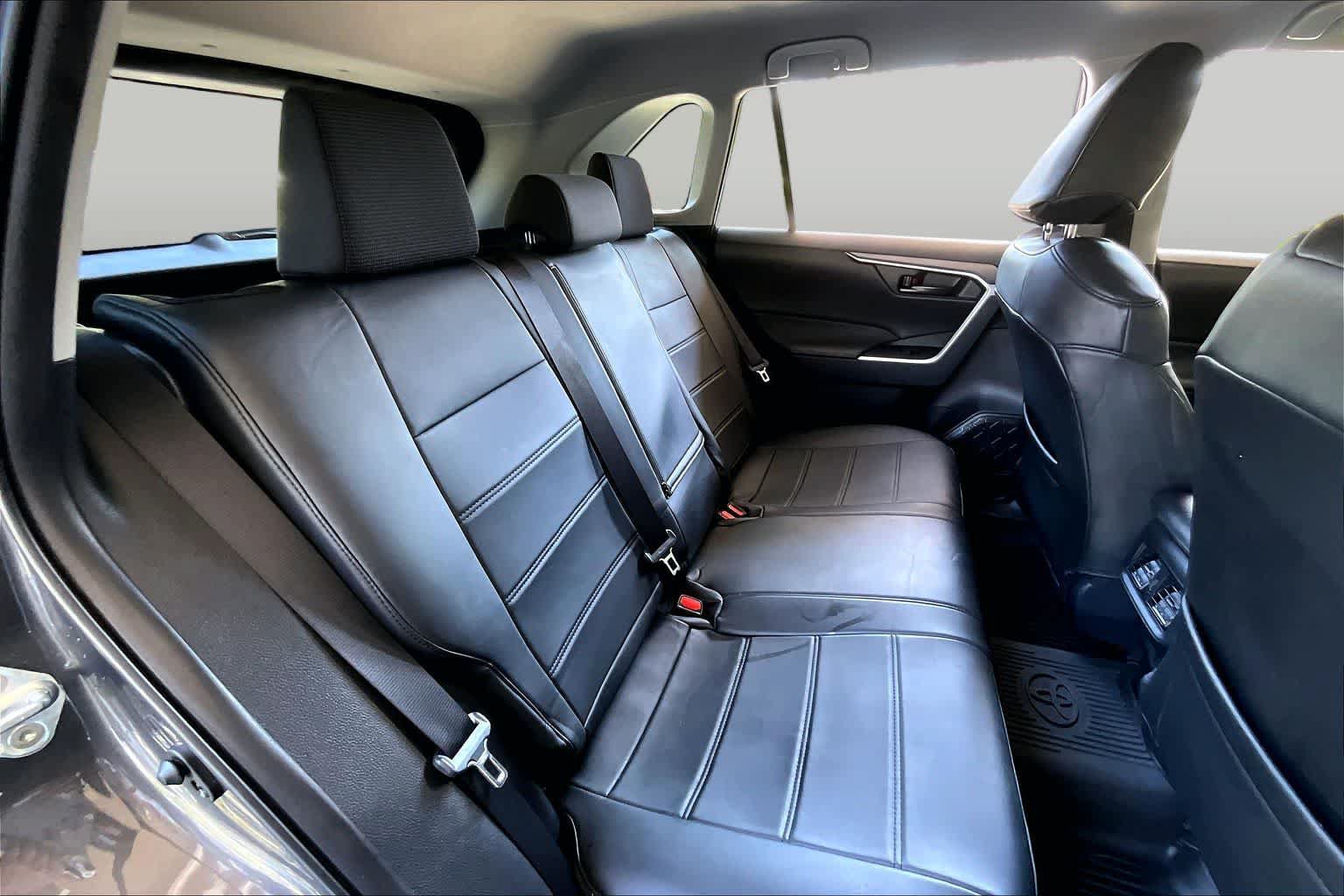 Certified 2025 Toyota RAV4 LE FWD image 36