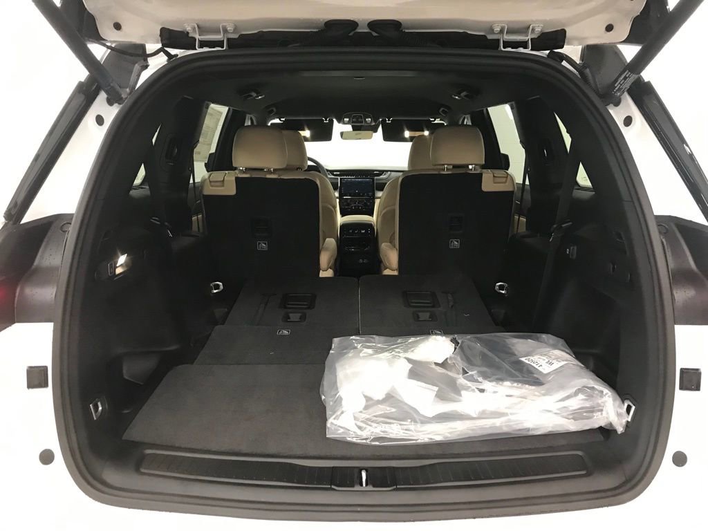 New 2025 Jeep Grand Cherokee L Limited image 37