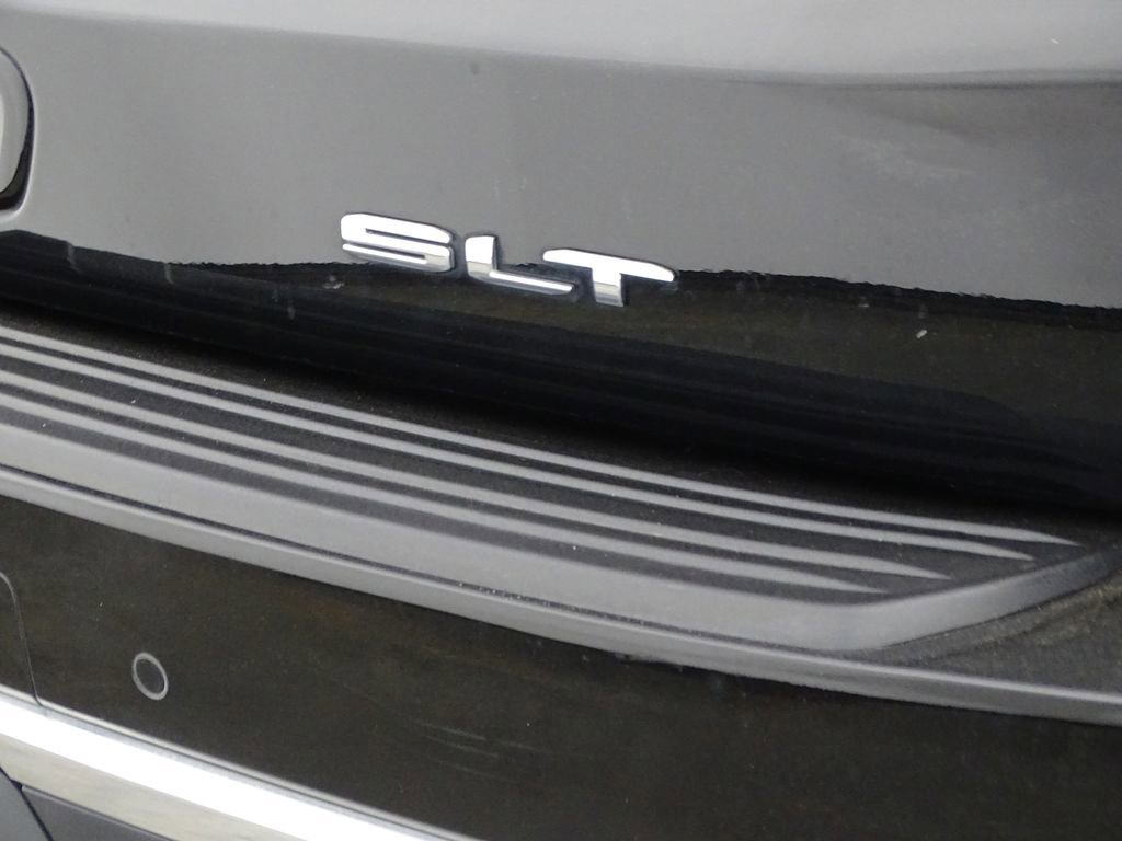 Used 2022 GMC Yukon SLT w/ SLT Luxury Package image 46