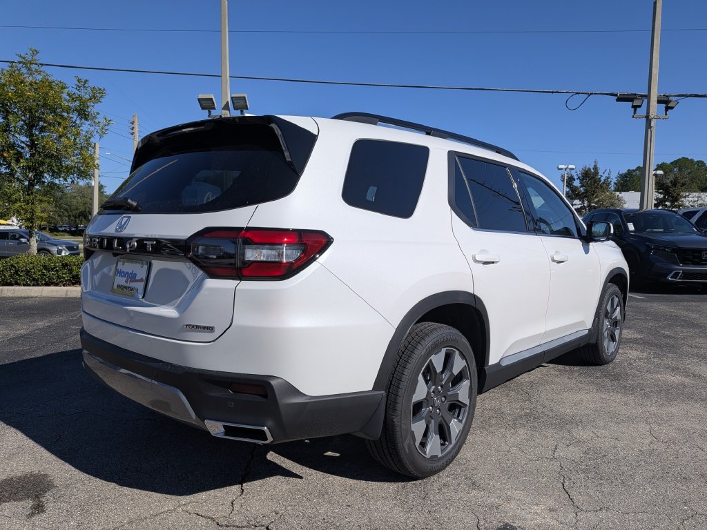 New 2026 Honda Pilot Touring image 4