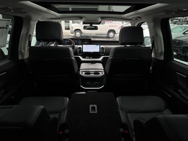 Used 2025 Ford Expedition Max Platinum image 31