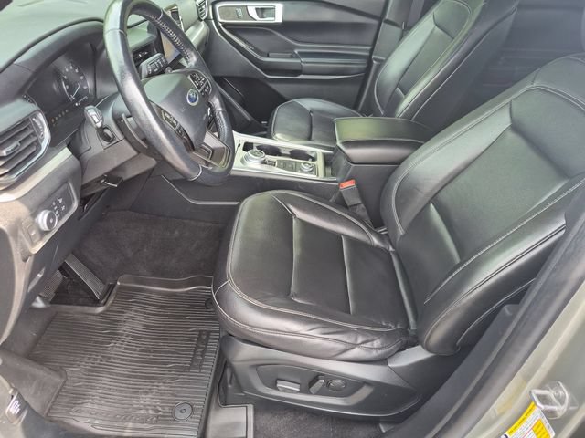 Used 2020 Ford Explorer XLT w/ Equipment Group 202A AWD/4WD image 15