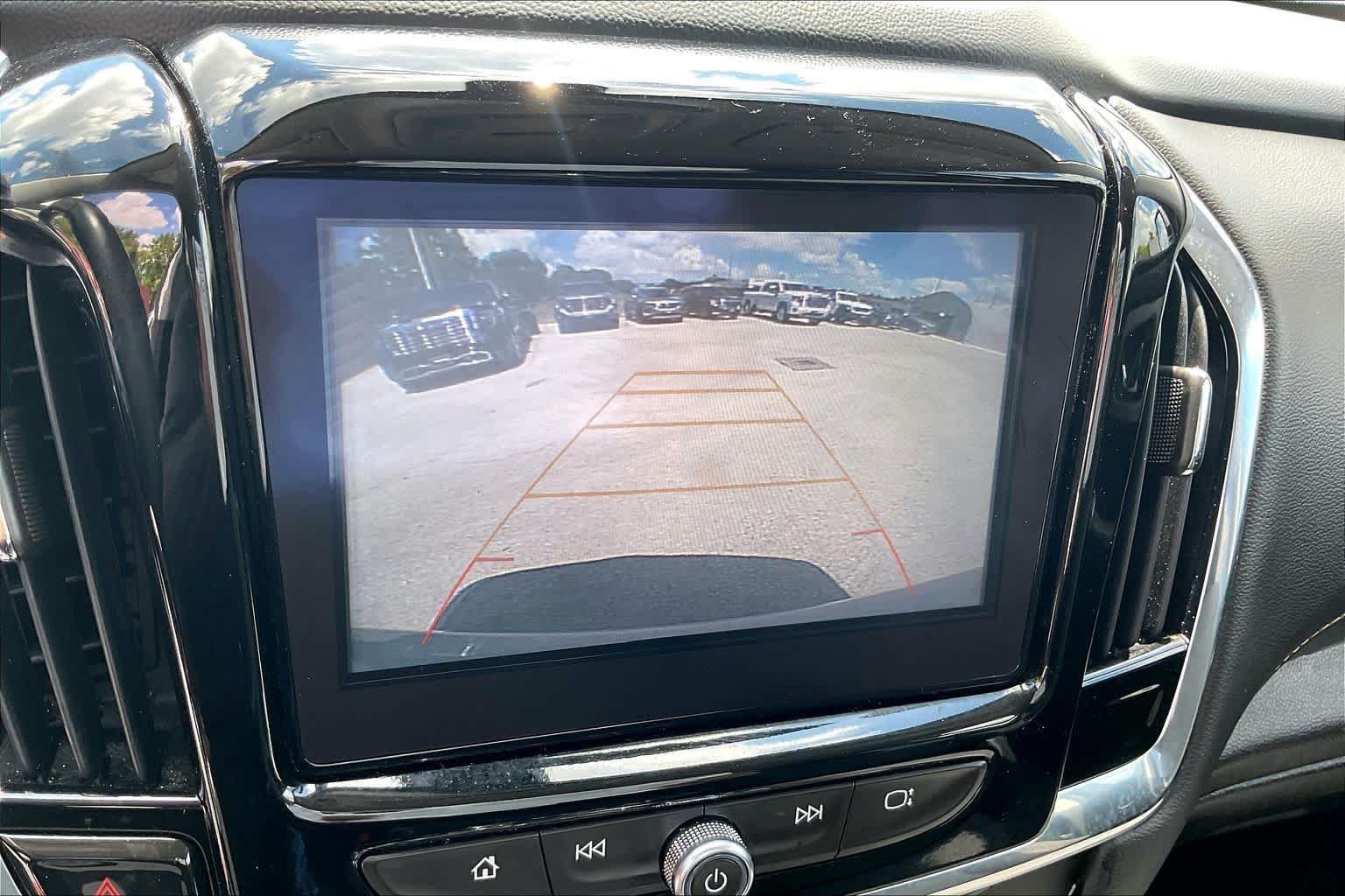 Used 2018 Chevrolet Traverse LT FWD image 22