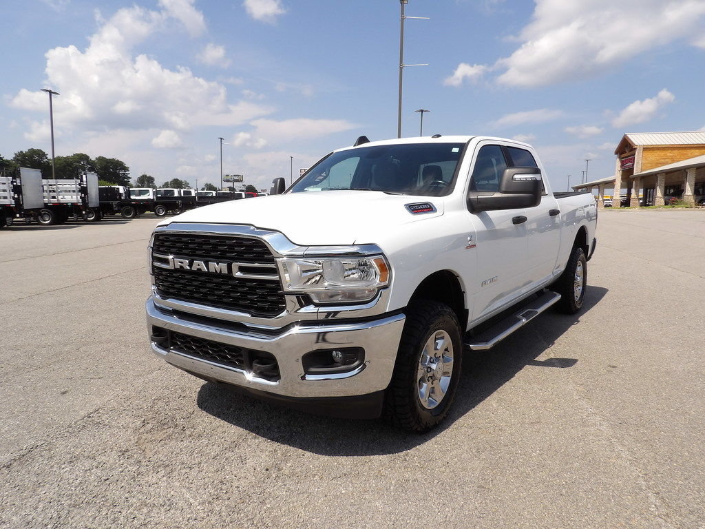 Used 2024 RAM 2500 Big Horn AWD/4WD image 64