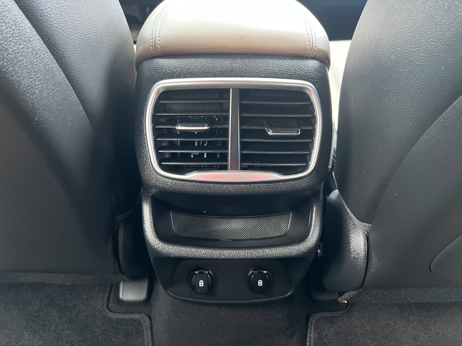 Used 2020 Hyundai Santa Fe SEL FWD image 18
