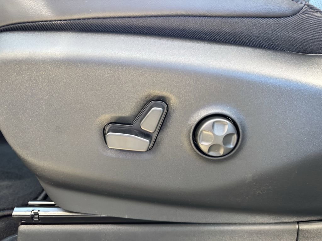 New 2026 Chrysler Voyager LX FWD image 22