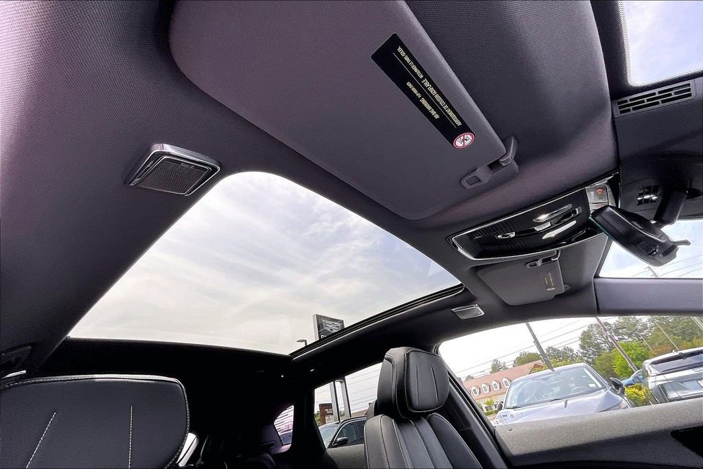 Used 2025 Cadillac Optiq Luxury 2 AWD/4WD image 26