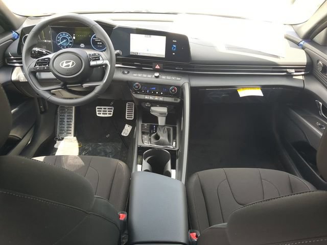 New 2025 Hyundai Elantra SEL FWD image 14