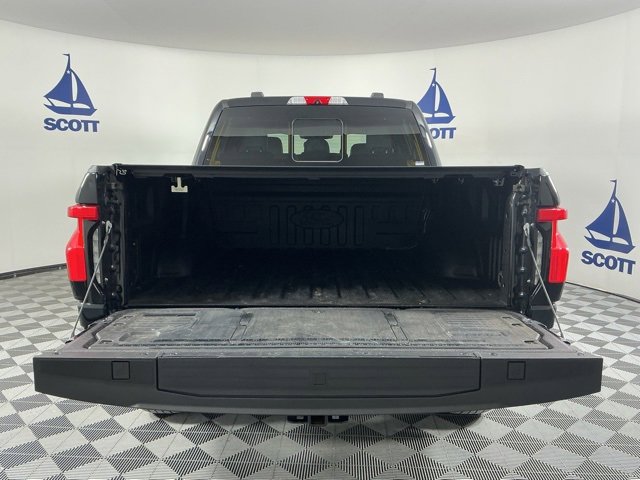 Used 2022 Ford F150 Lightning Lariat image 20