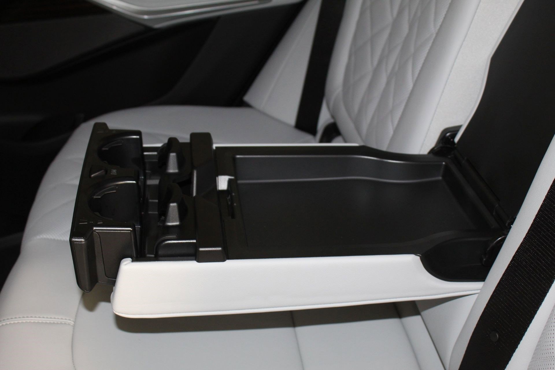 New 2026 BMW X5 xDrive40i w/ Premium Package AWD/4WD image 22