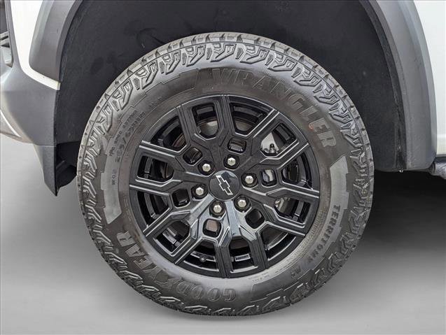 Used 2024 Chevrolet Colorado Trail Boss w/ Advanced Trailering Package AWD/4WD image 9