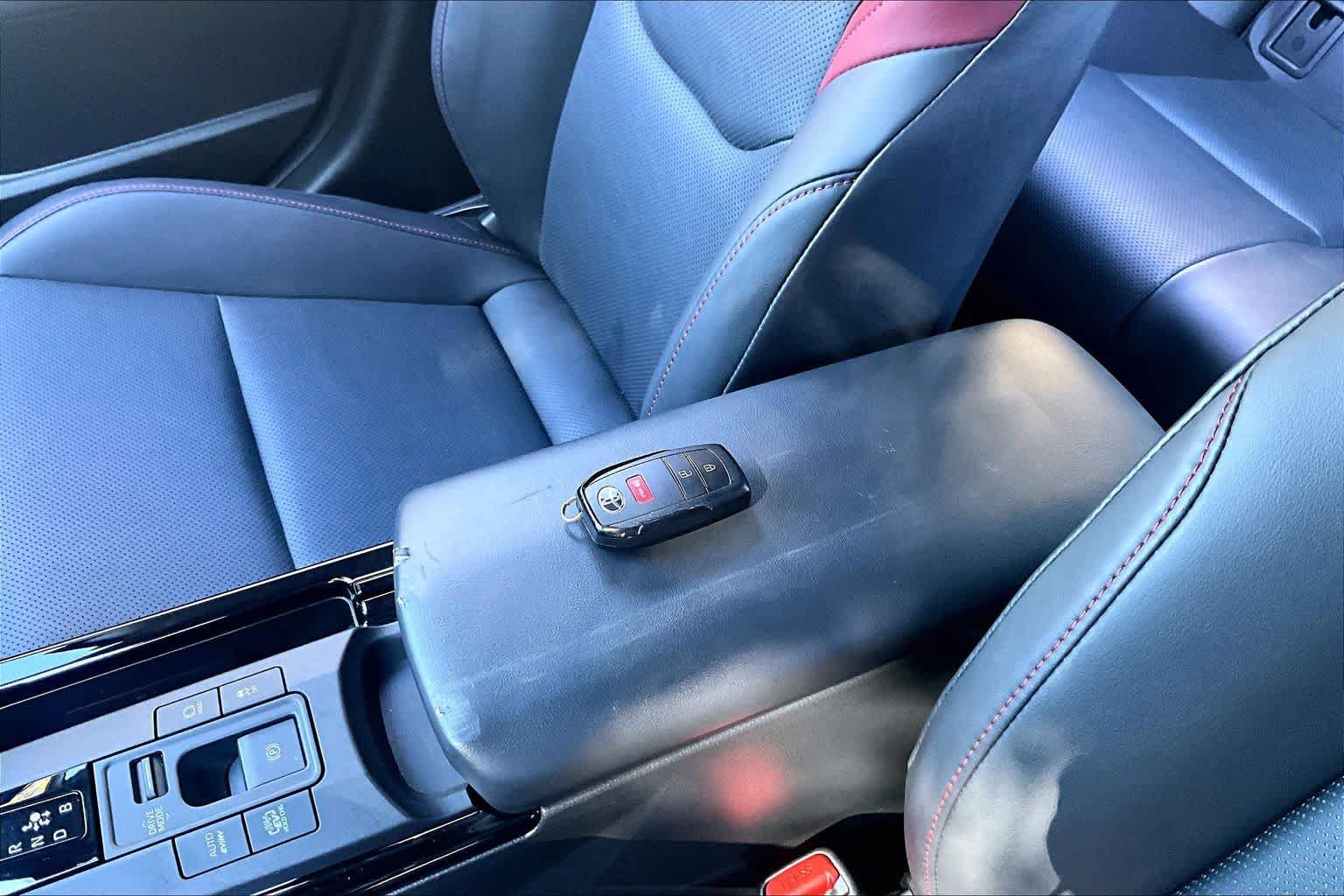 Used 2024 Toyota Prius Prime FWD image 13