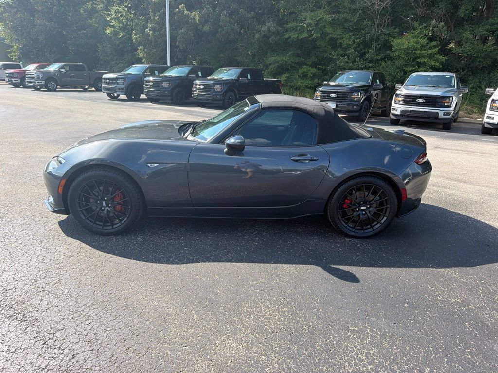 Used 2017 MAZDA MX-5 Miata Club w/ Brembo/BBS Package RWD image 6