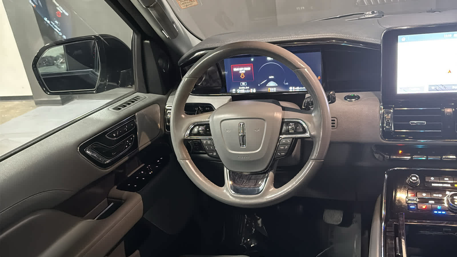 Used 2020 Lincoln Navigator Reserve w/ Equipment Group 208A Reserve AWD/4WD image 27