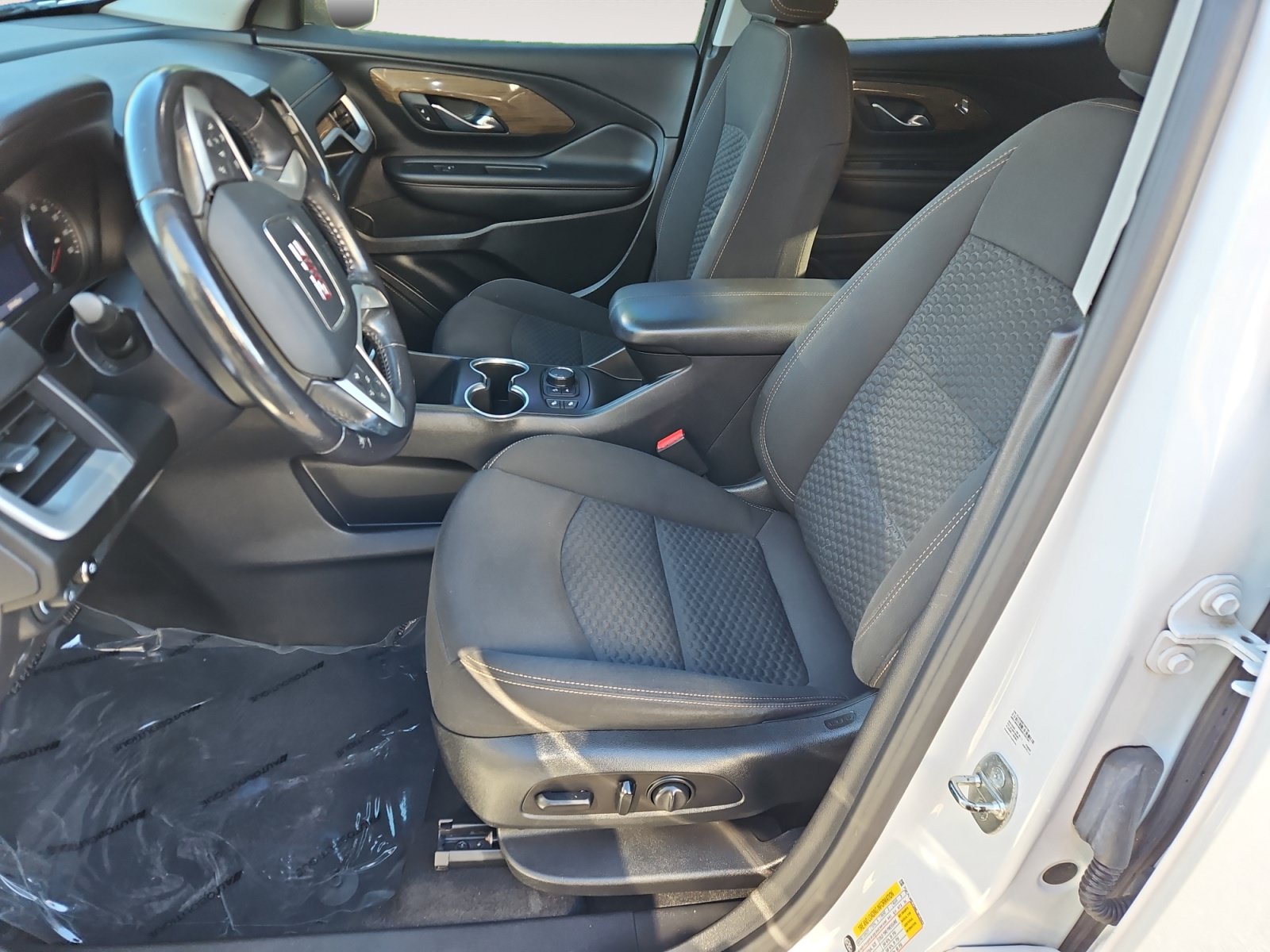 Used 2021 GMC Terrain SLE w/ Driver Convenience Package FWD image 9
