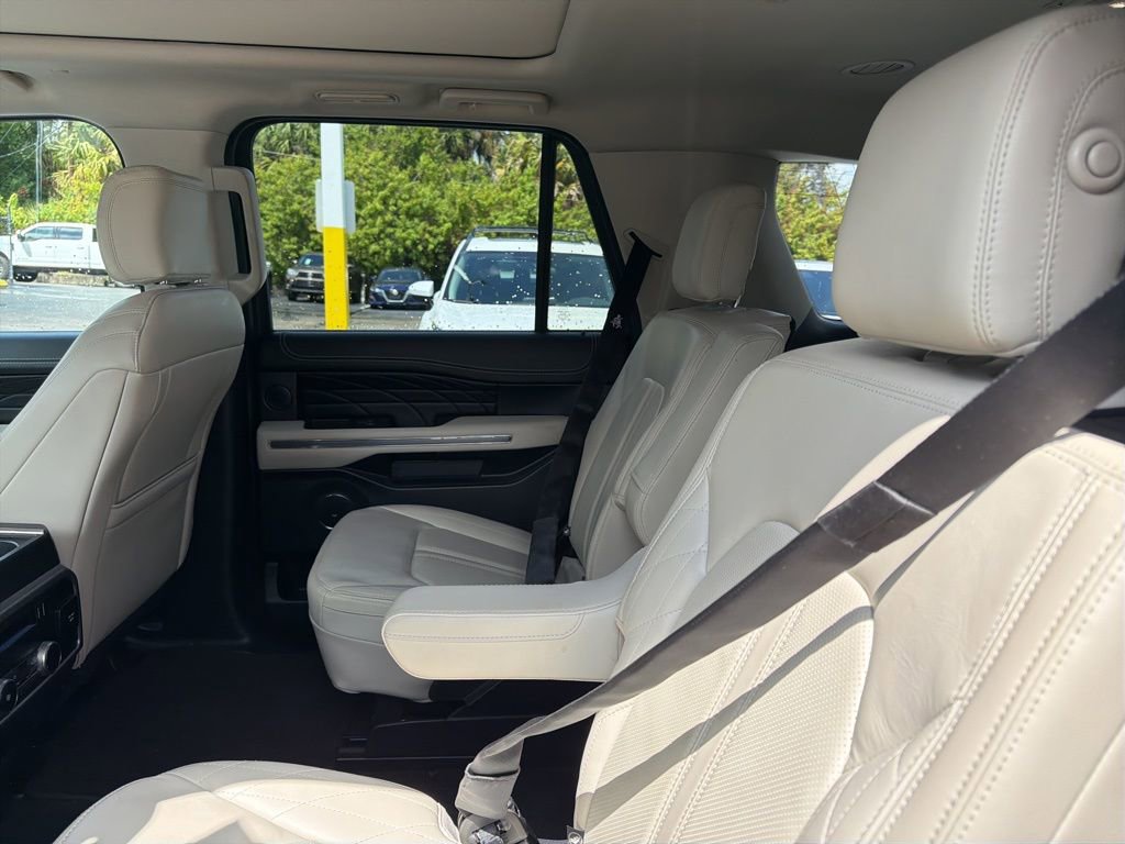 Used 2020 Ford Expedition Platinum image 11