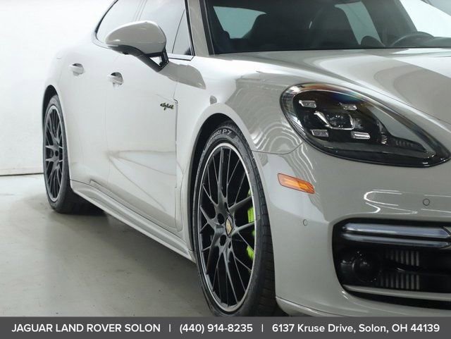 Used 2023 Porsche Panamera 4 image 12