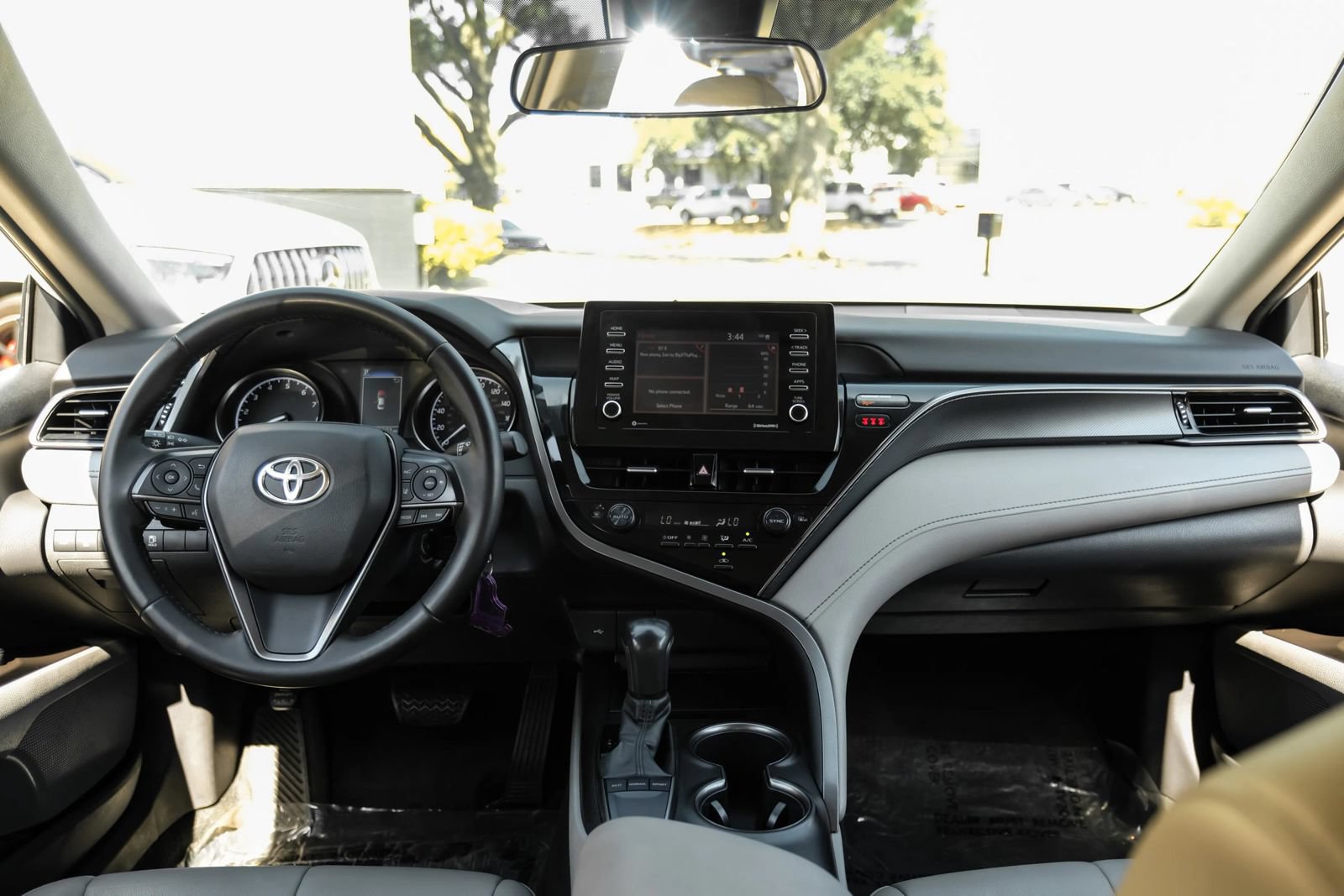 Used 2023 Toyota Camry SE FWD image 15