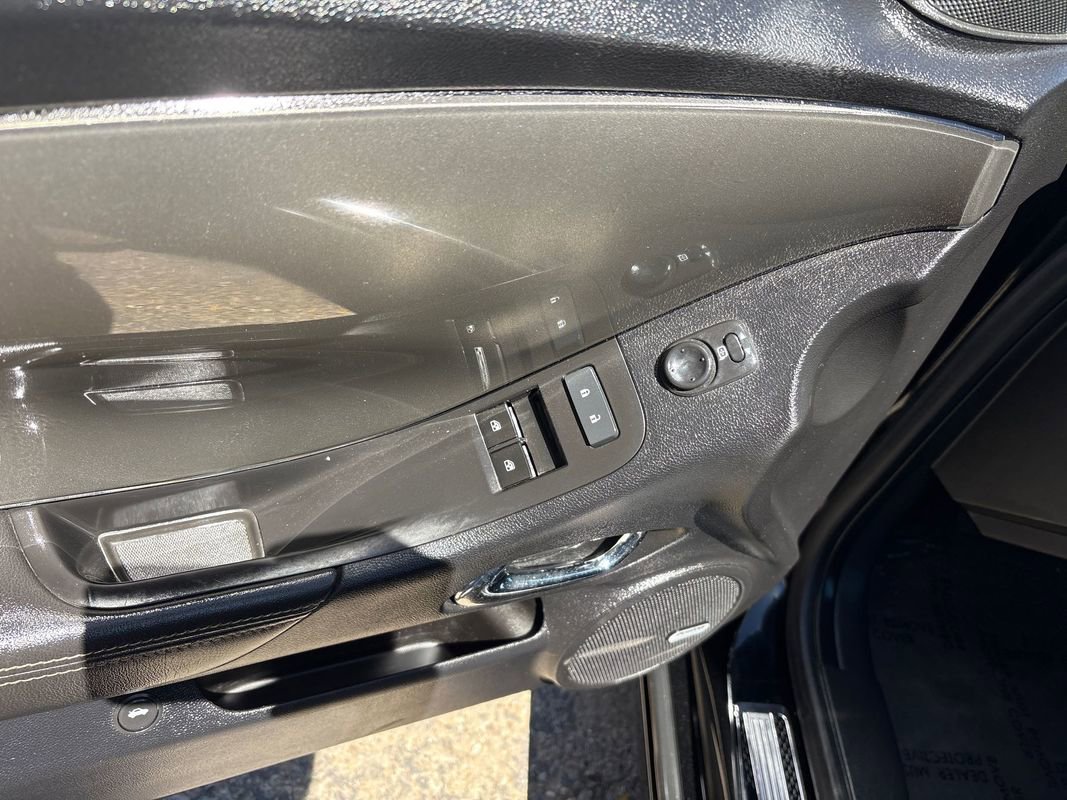 Used 2015 Chevrolet Camaro SS w/ SS Performance Package RWD image 9