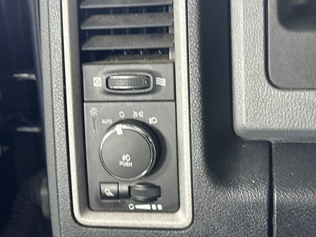 Used 2016 RAM 1500 Express image 19