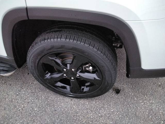 Used 2023 Jeep Grand Cherokee L Limited w/ Black Appearance Package AWD/4WD image 20