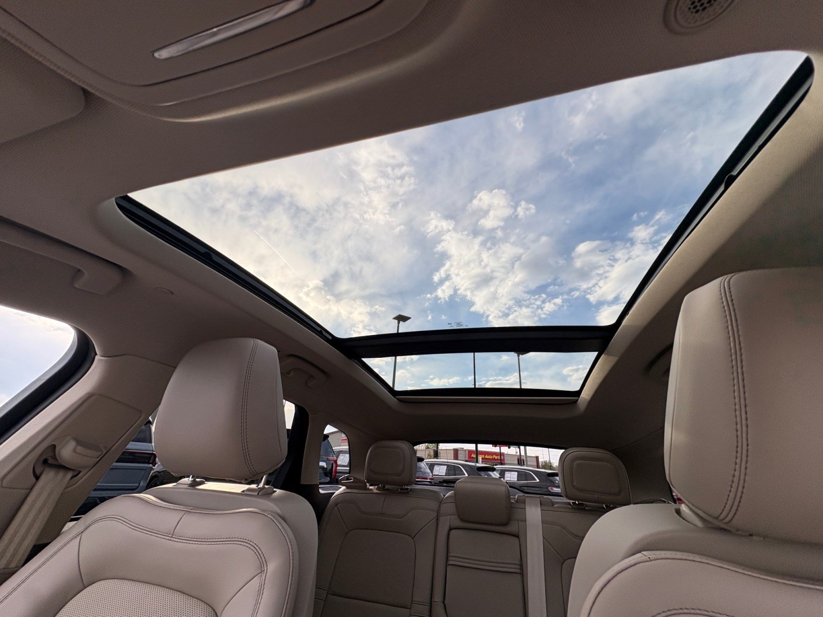 Certified 2024 Lincoln Corsair Grand Touring AWD/4WD image 19
