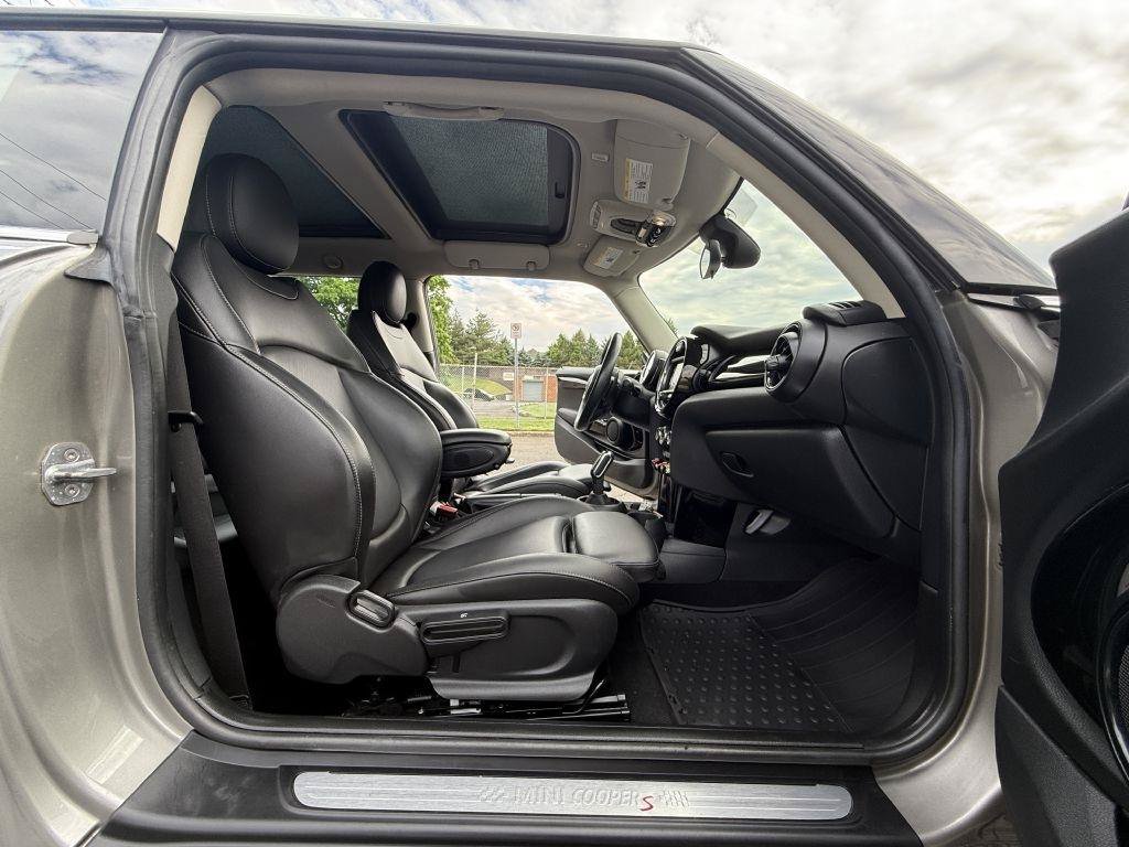 Used 2020 MINI Cooper S FWD image 19