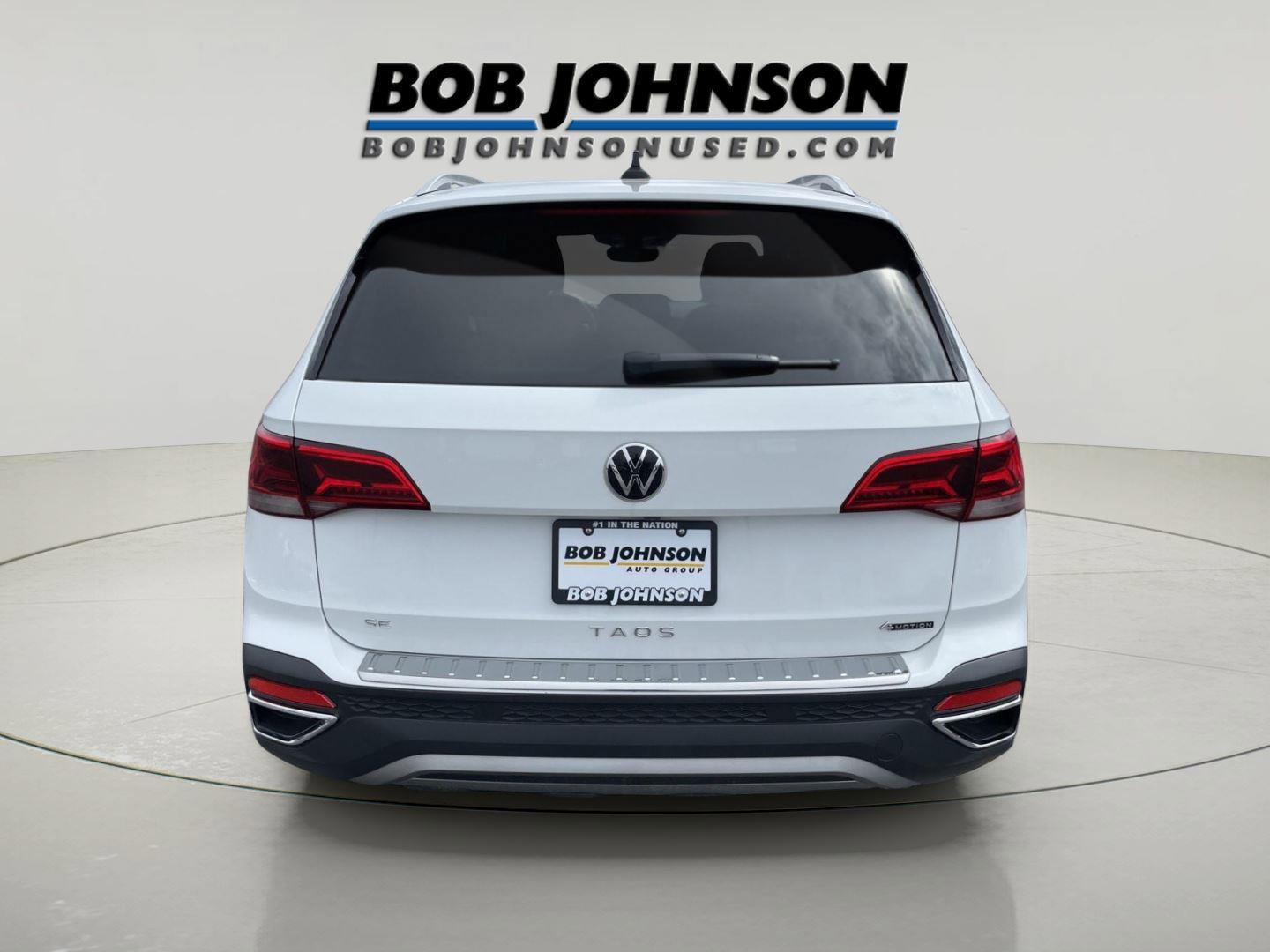 Used 2023 Volkswagen Taos SE w/ Panoramic Sunroof Package AWD/4WD image 4