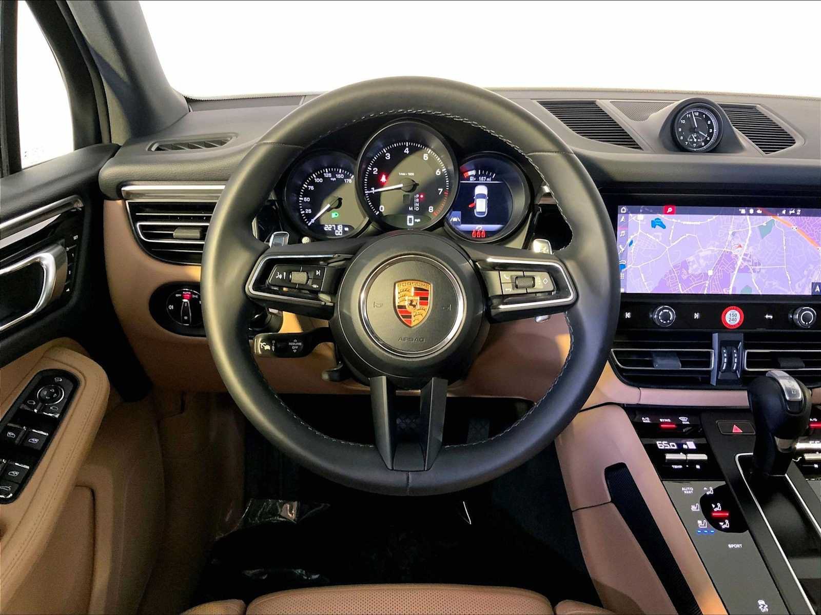 Used 2023 Porsche Macan AWD/4WD image 15