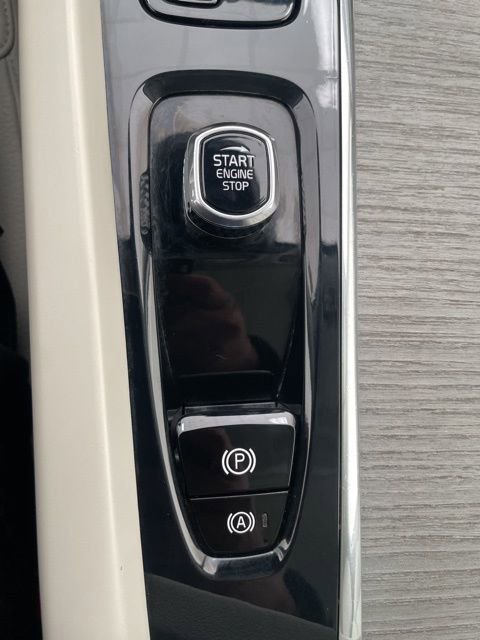 Certified 2023 Volvo XC60 B5 Plus image 24