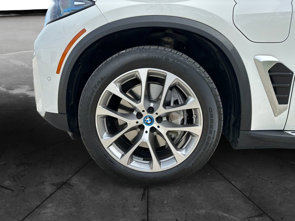 Used 2025 BMW X5 xDrive50e AWD/4WD image 14