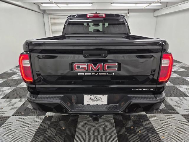 Used 2025 GMC Canyon Denali image 7