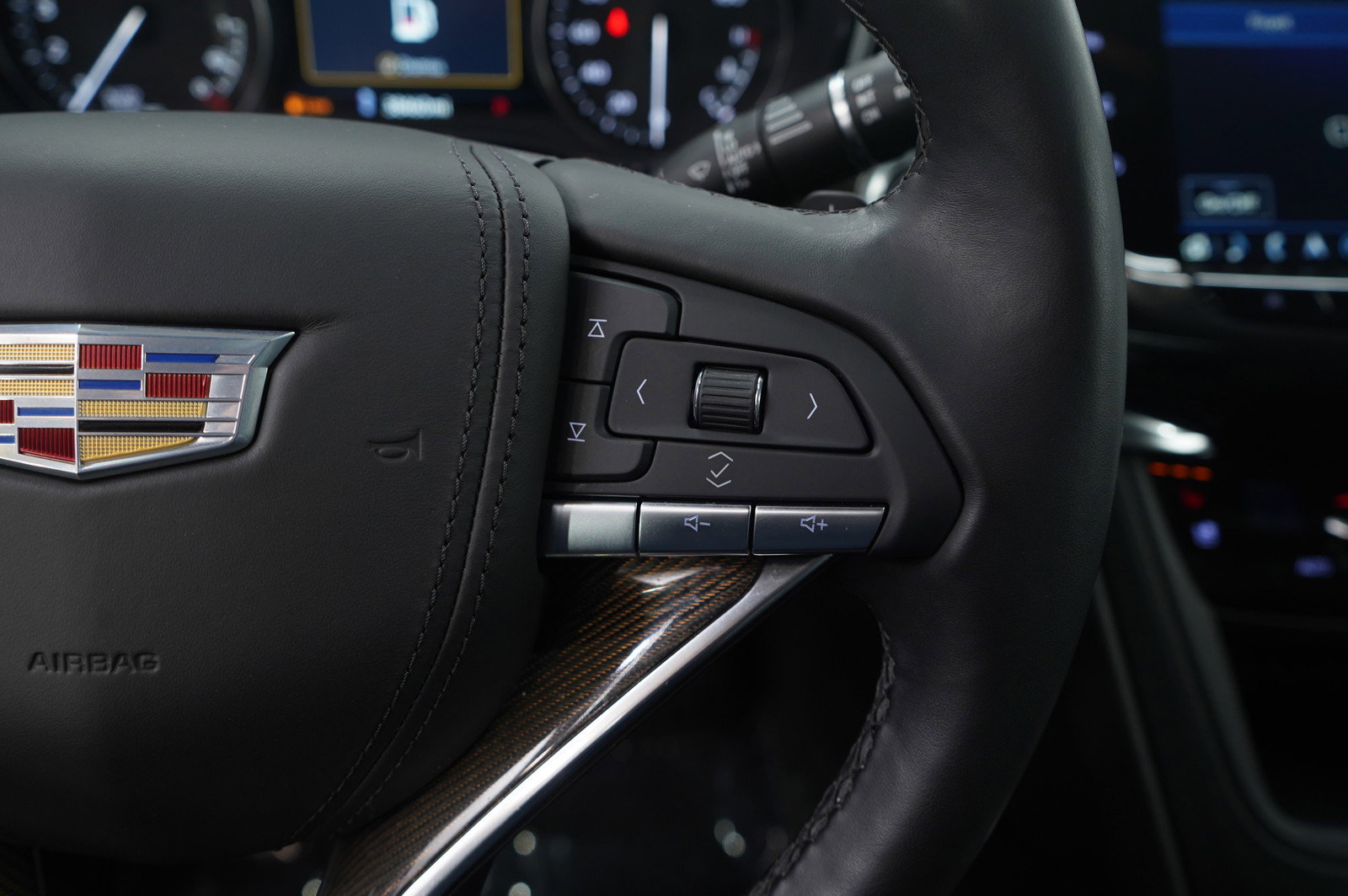 Used 2022 Cadillac XT6 Premium Luxury w/ Platinum Package image 18