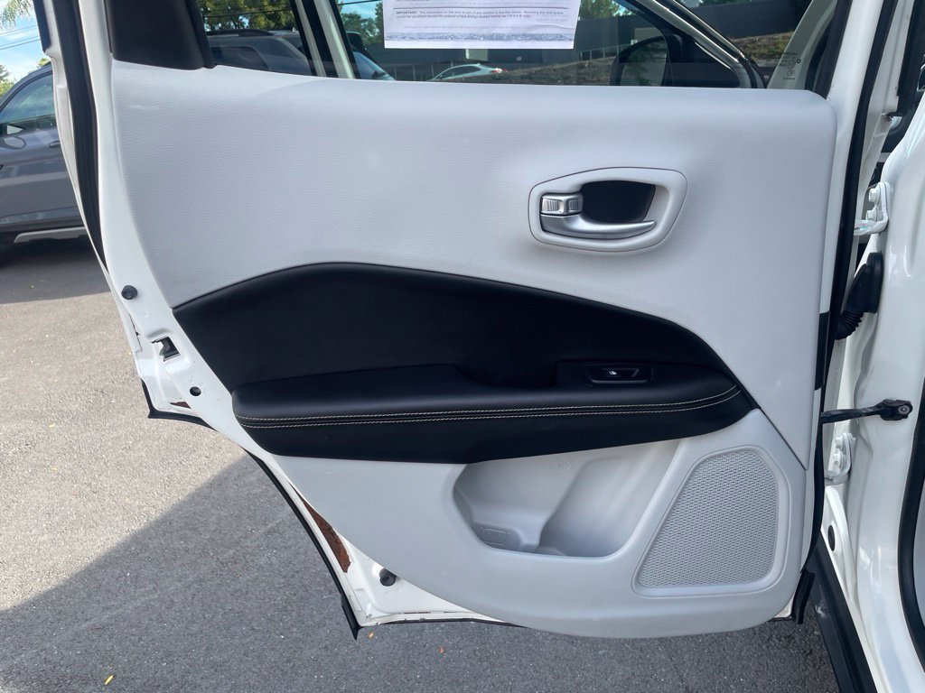 Used 2018 Jeep Compass Latitude w/ Popular Equipment Group AWD/4WD image 17
