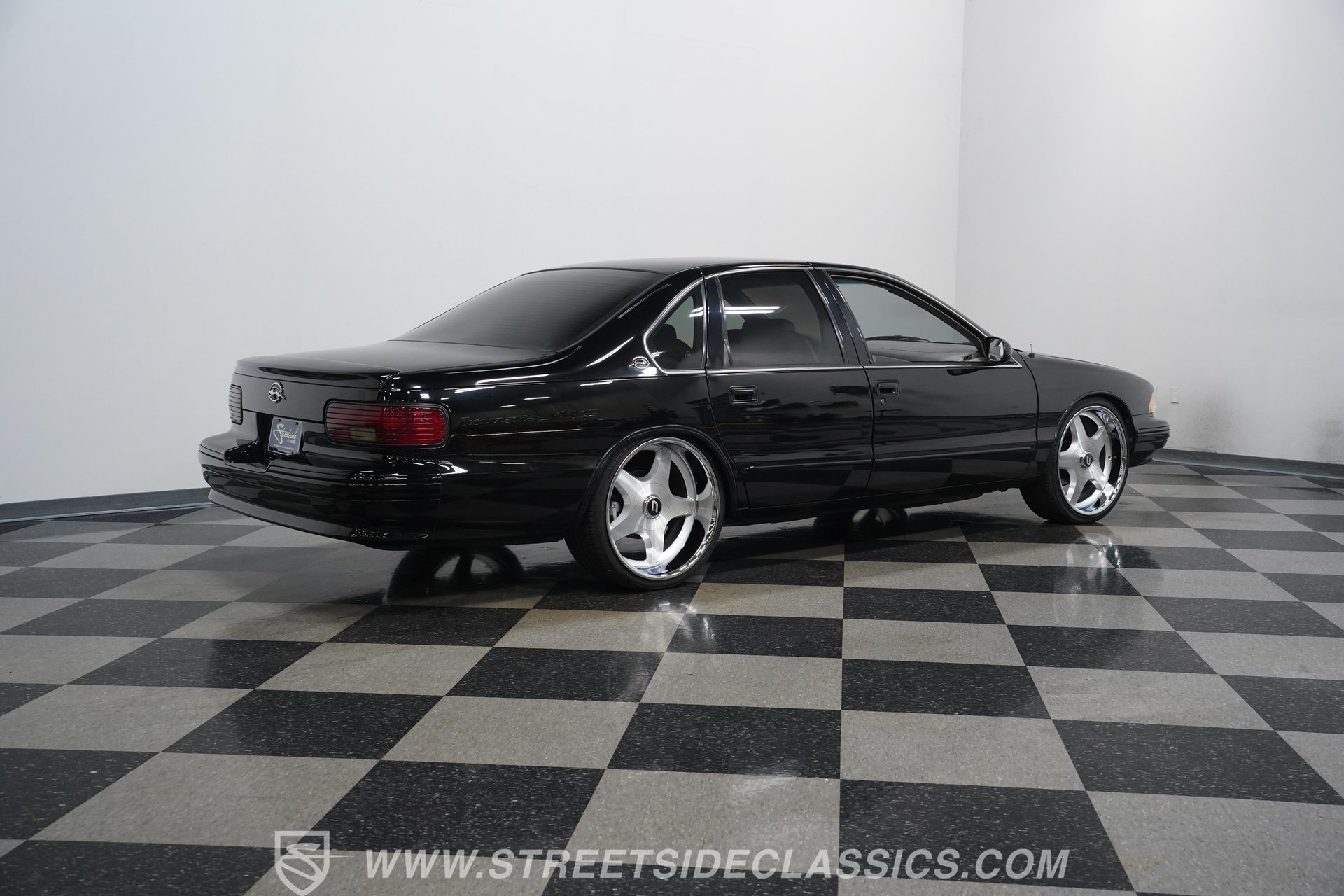 Used 1996 Chevrolet Impala SS RWD image 13