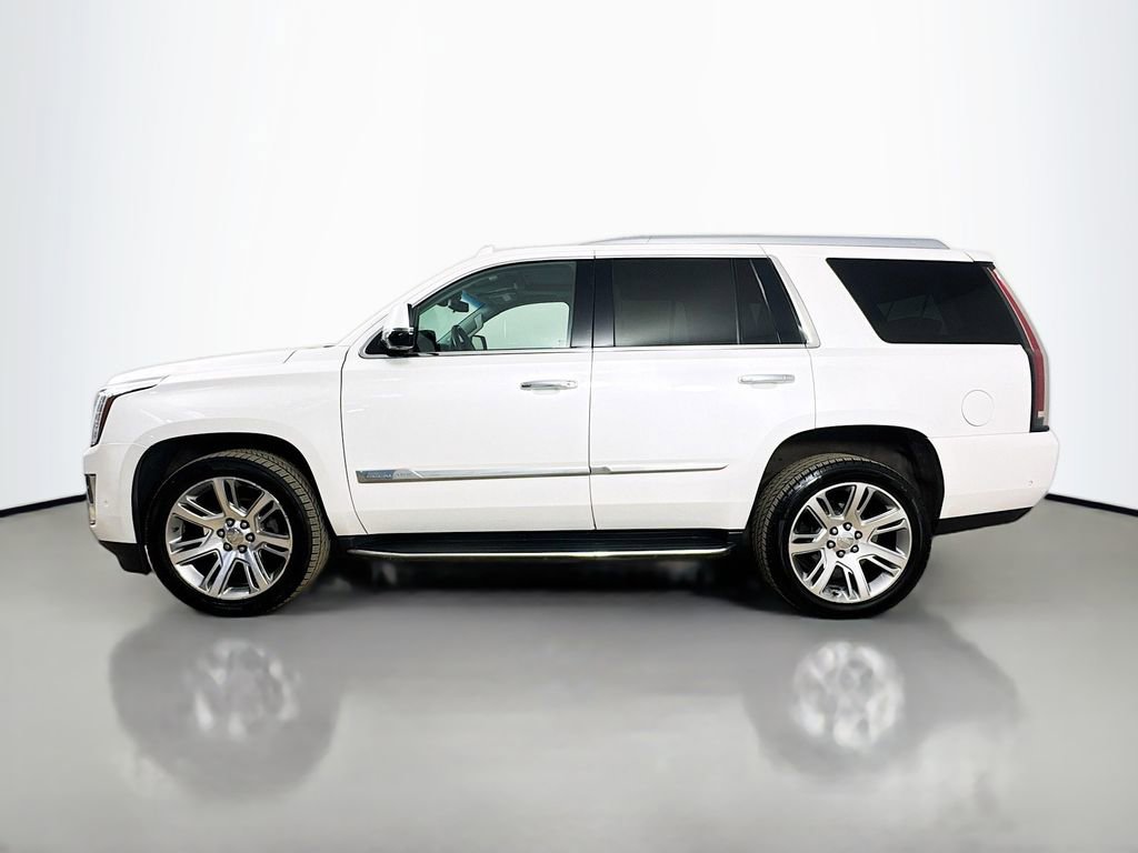 Used 2017 Cadillac Escalade Luxury AWD/4WD image 4