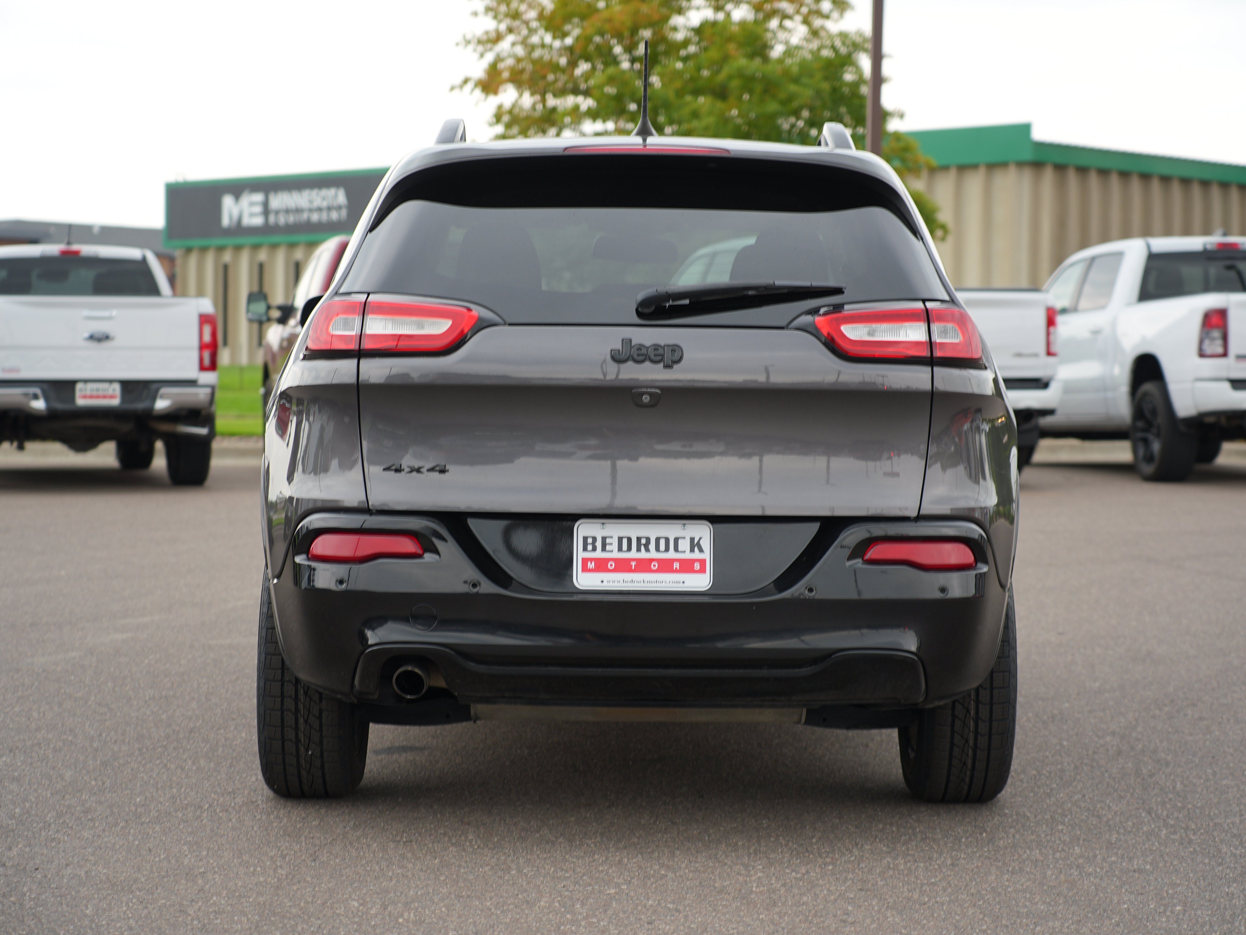 Used 2018 Jeep Cherokee Latitude AWD/4WD image 4
