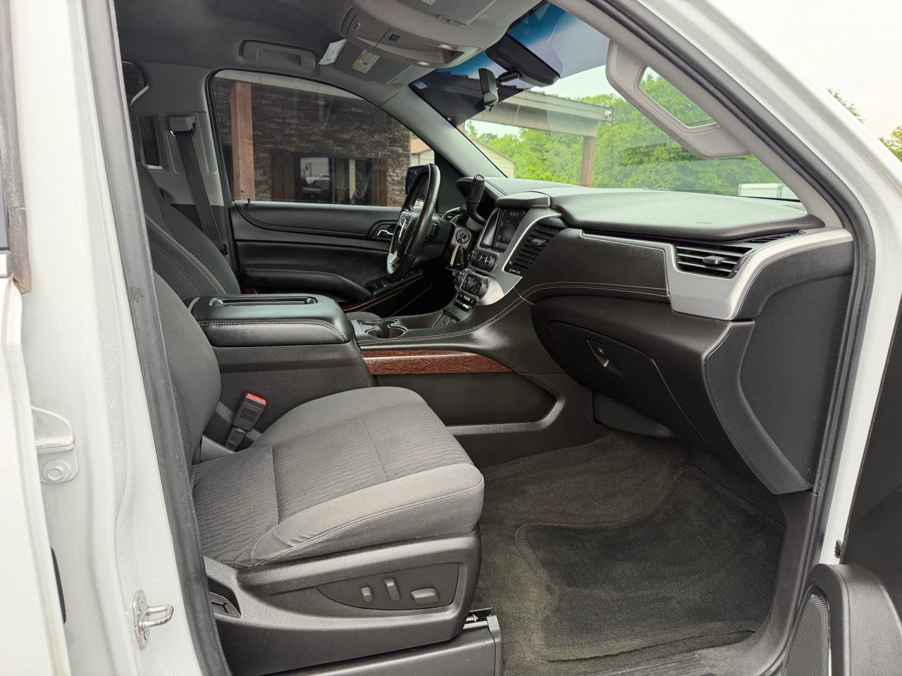 Used 2015 GMC Yukon SLE AWD/4WD image 13