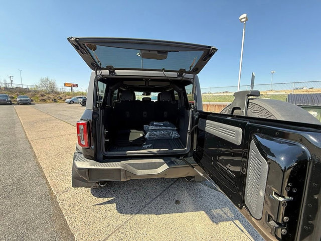 Used 2023 Ford Bronco Badlands image 17