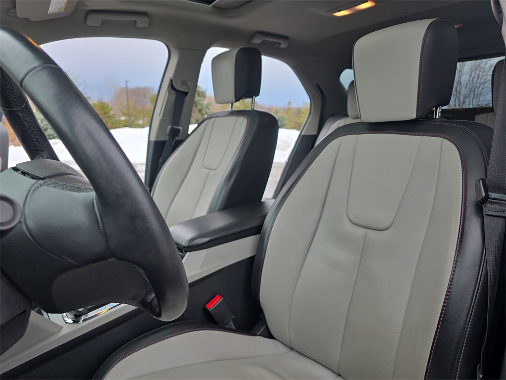 Used 2016 Chevrolet Equinox LTZ w/ Enhanced Convenience Package image 15