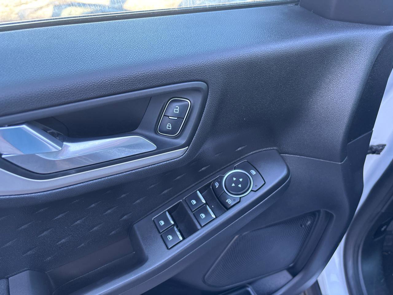 Used 2020 Ford Escape SE Sport image 10