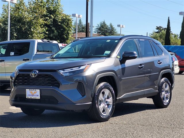Used 2025 Toyota RAV4 XLE image 10
