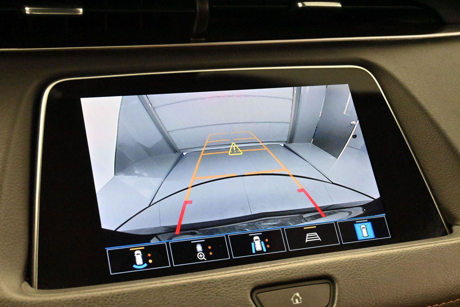 Certified 2022 Cadillac XT4 Premium Luxury w/ Enhanced Visibility Package AWD/4WD image 23