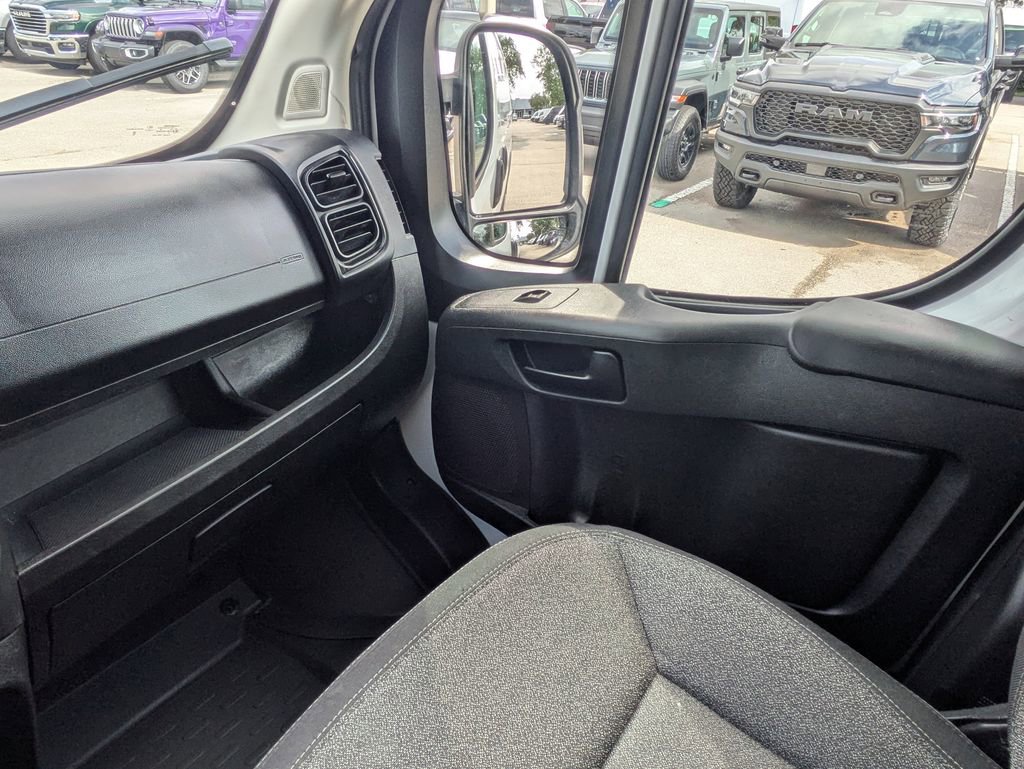 Used 2025 RAM ProMaster 2500 w/ U-Haul Equipment Group FWD image 18